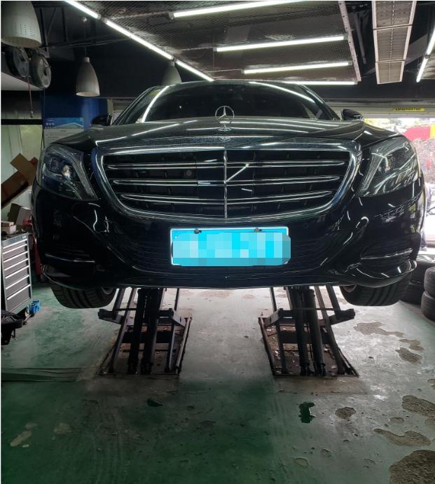 130万买辆落地300万的奔驰S600L值不值？网友：这车全国也没几辆-