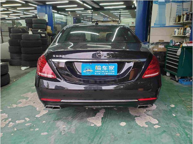 130万买辆落地300万的奔驰S600L值不值？网友：这车全国也没几辆-
