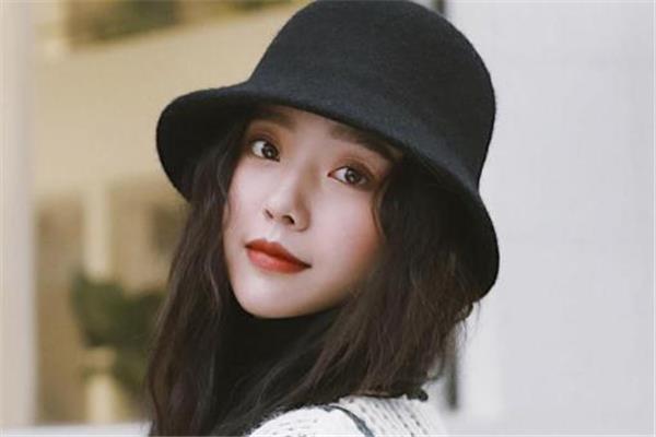 冬天戴什么帽子显得脸小 打造v型小脸