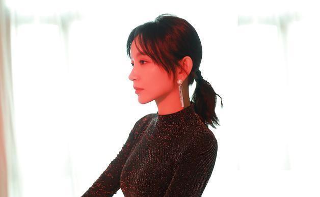 她年龄成谜! 在《知否》欺负女主、《大江大河》抛弃男主, 红了!