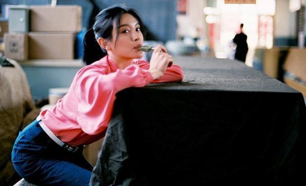 她年龄成谜! 在《知否》欺负女主、《大江大河》抛弃男主, 红了!