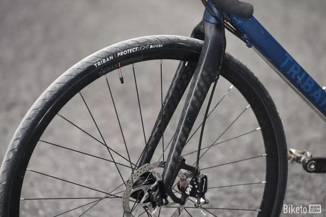 迪卡侬公路自行车测评（迪卡侬TRIBANRC520运动公路自行车评测）(17)