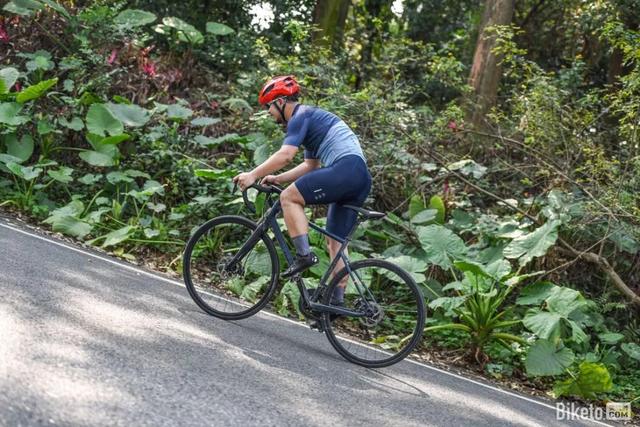 迪卡侬公路自行车测评（迪卡侬TRIBANRC520运动公路自行车评测）(27)