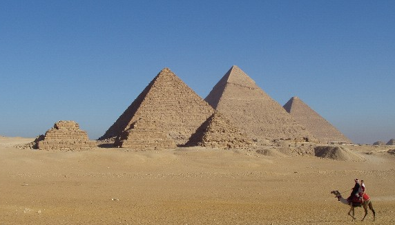 世界上最大的金字塔是胡夫金字塔吗
