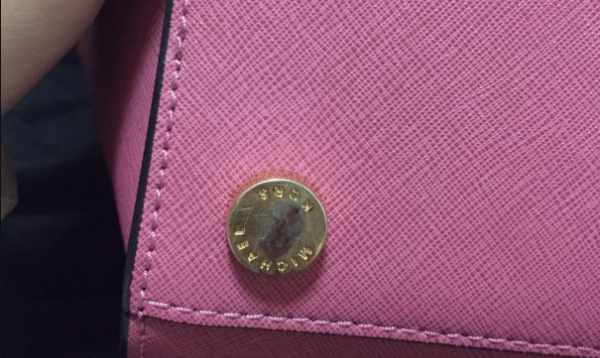 包包五金氧化变黑怎么办,mk包包五金掉色怎么处理图1