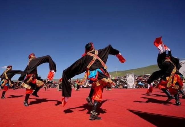 藏族踢踏舞的风格和特点