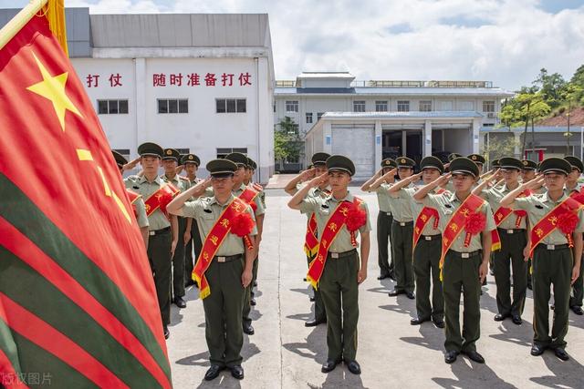 今年八一勋章获得者有哪几人（八一勋章获得者）(4)