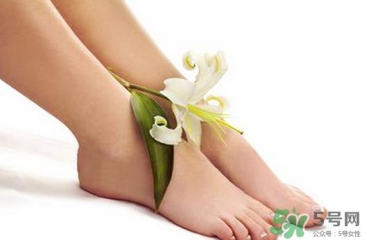 盐水泡脚能消肿吗?盐水泡脚可以消肿吗? 盐水泡脚能消肿吗?盐水泡脚可以消肿吗?