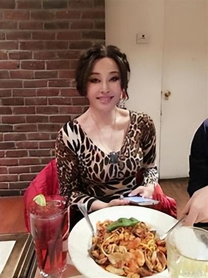 绯闻最多的明星排行榜(娱乐圈绯闻最多的女明星)(2)