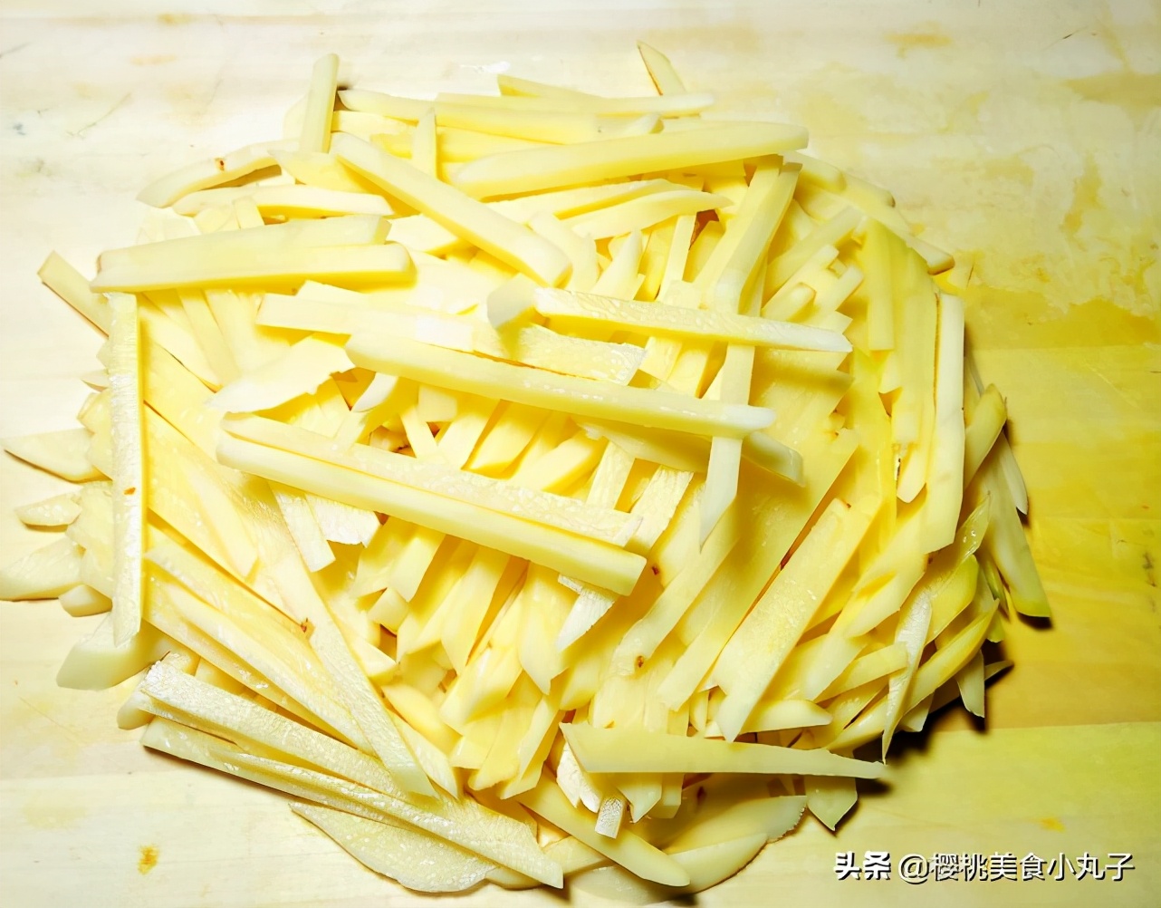 炸薯条怎么做才又香又脆（炸薯条的正确做法）