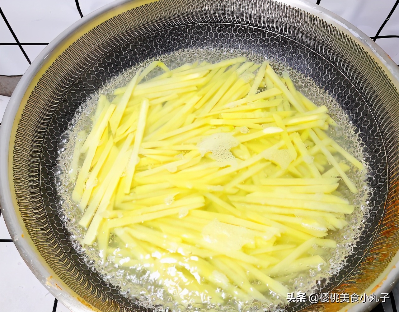 炸薯条怎么做才又香又脆（炸薯条的正确做法）