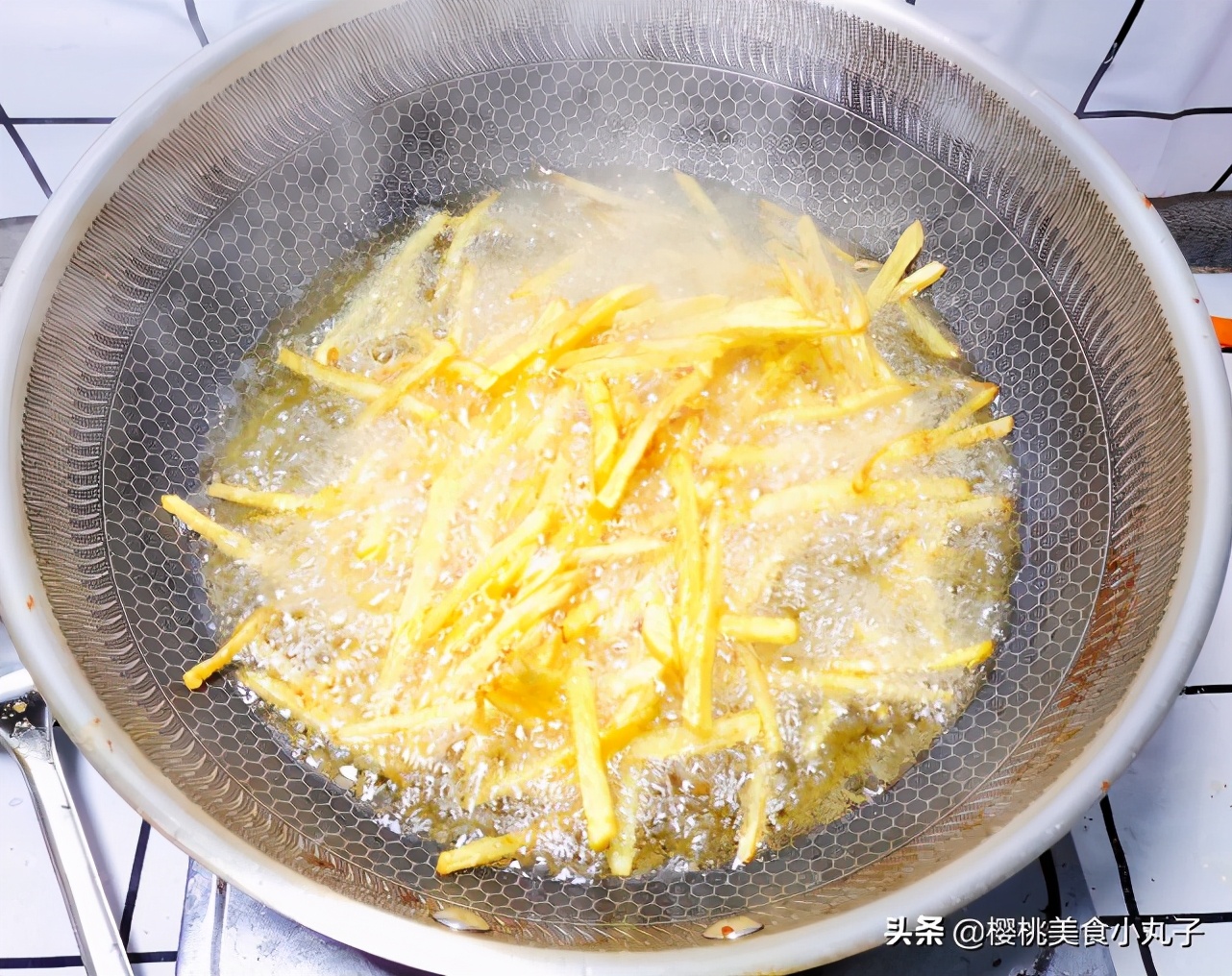 炸薯条怎么做才又香又脆（炸薯条的正确做法）