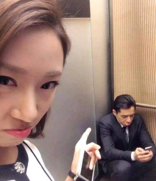 网爆胡歌已秘密领证,女主照片公开后,胡歌方否认:假的离谱!