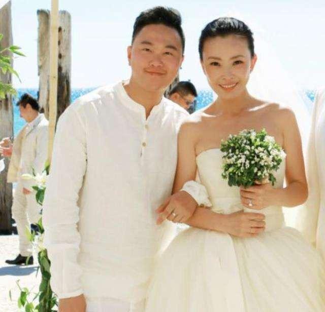 42岁“央视才女”，因性格强势和张嘉译离婚，如今再嫁富豪逆生长