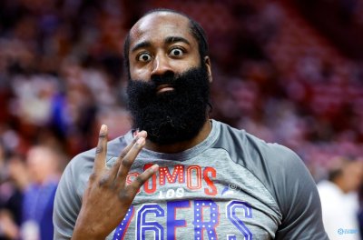 ​魔术师播报：76人加时胜绿军 哈登42分+准绝杀 恩比德也有34分