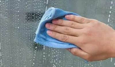 ​冬季擦玻璃怎么能不冻,冬天汽车玻璃结冰怎么办