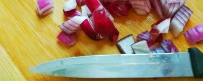 ​怎样切洋葱可以避免泪流满面