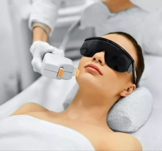 ​10年光子 做10年光子嫩肤比同龄人年轻10岁